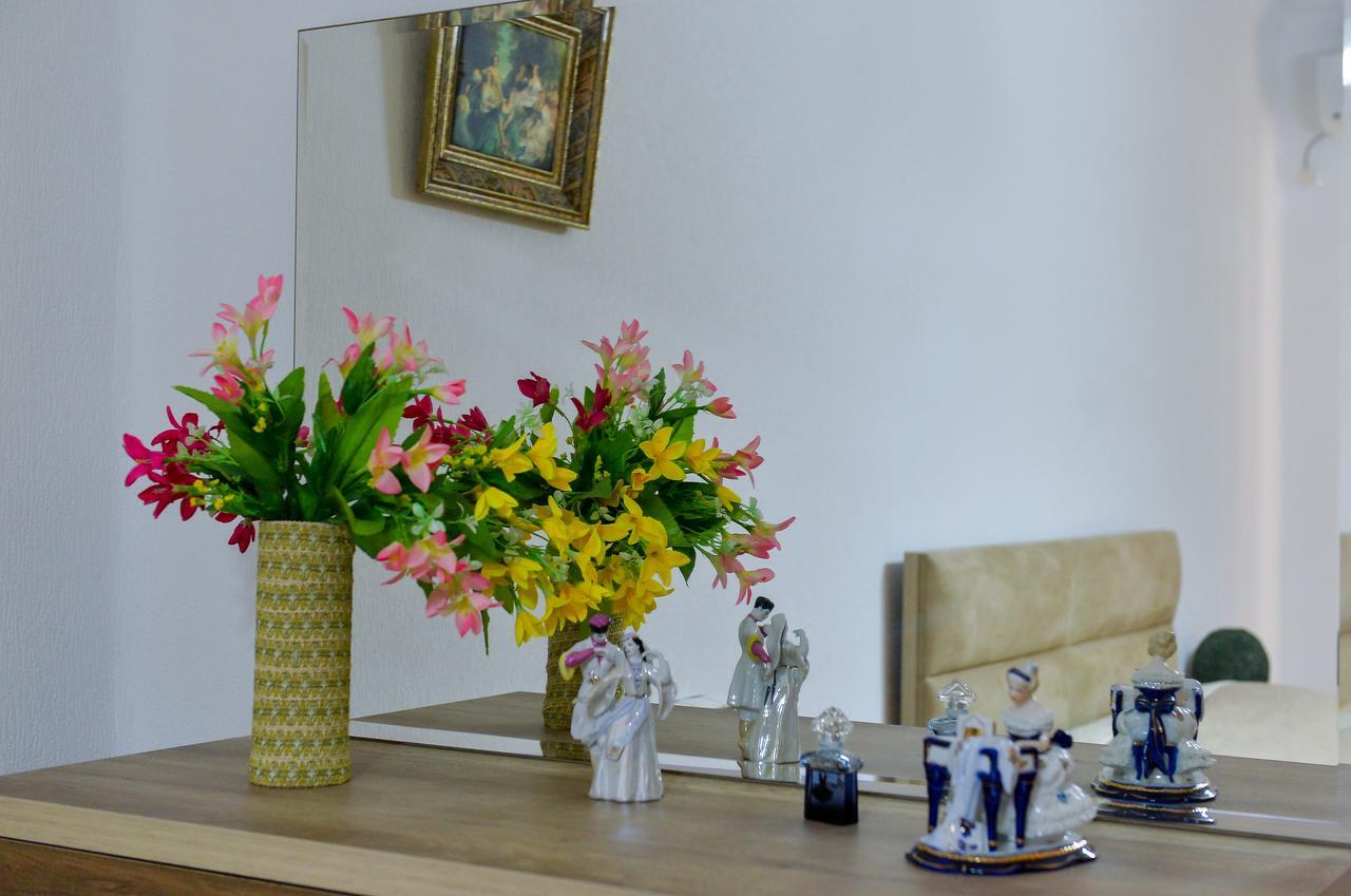 Apartment On Rustaveli Avenue 쿠타이시 외부 사진