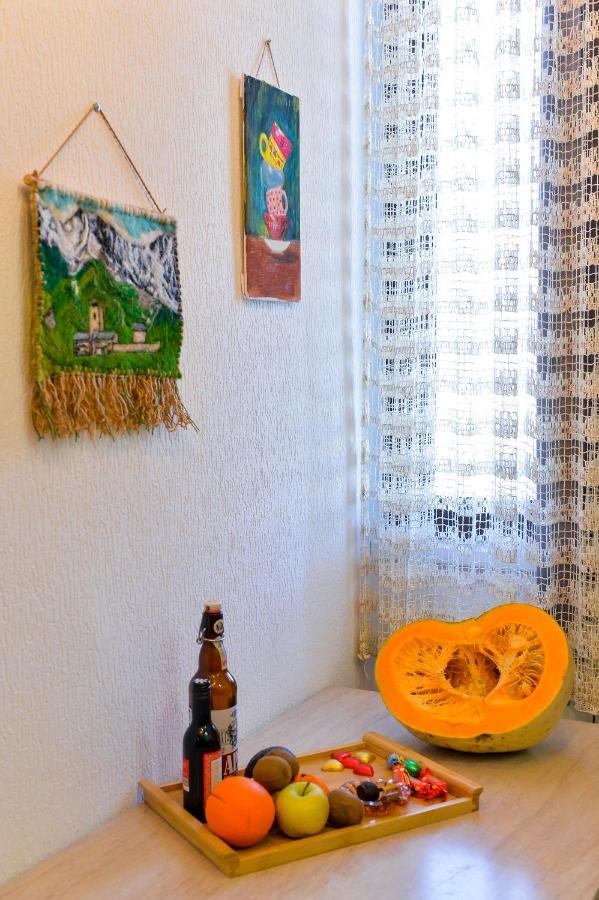 Apartment On Rustaveli Avenue 쿠타이시 외부 사진