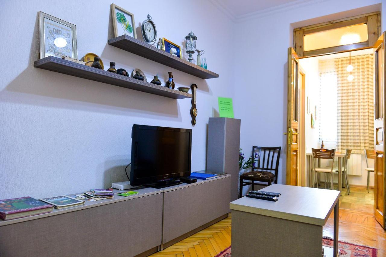 Apartment On Rustaveli Avenue 쿠타이시 외부 사진