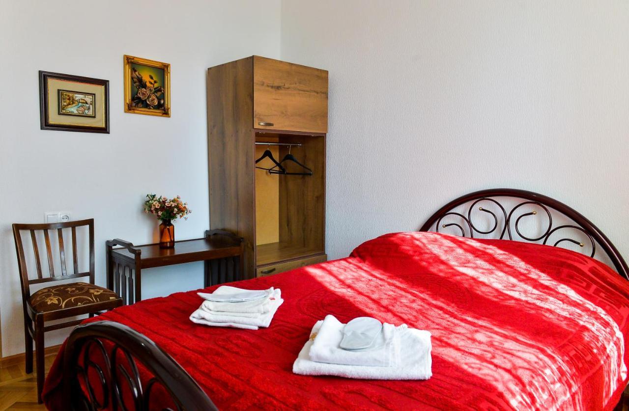 Apartment On Rustaveli Avenue 쿠타이시 외부 사진