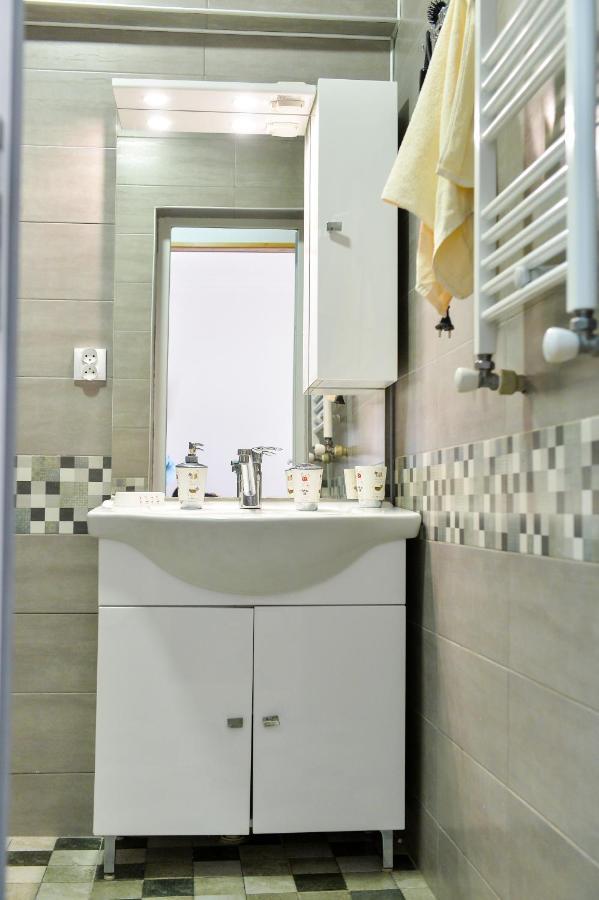 Apartment On Rustaveli Avenue 쿠타이시 외부 사진
