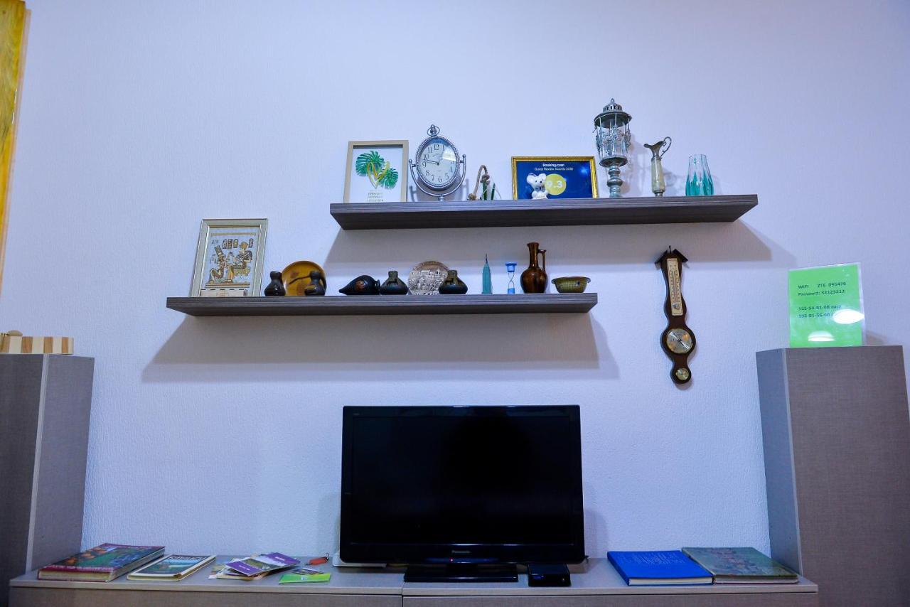 Apartment On Rustaveli Avenue 쿠타이시 외부 사진