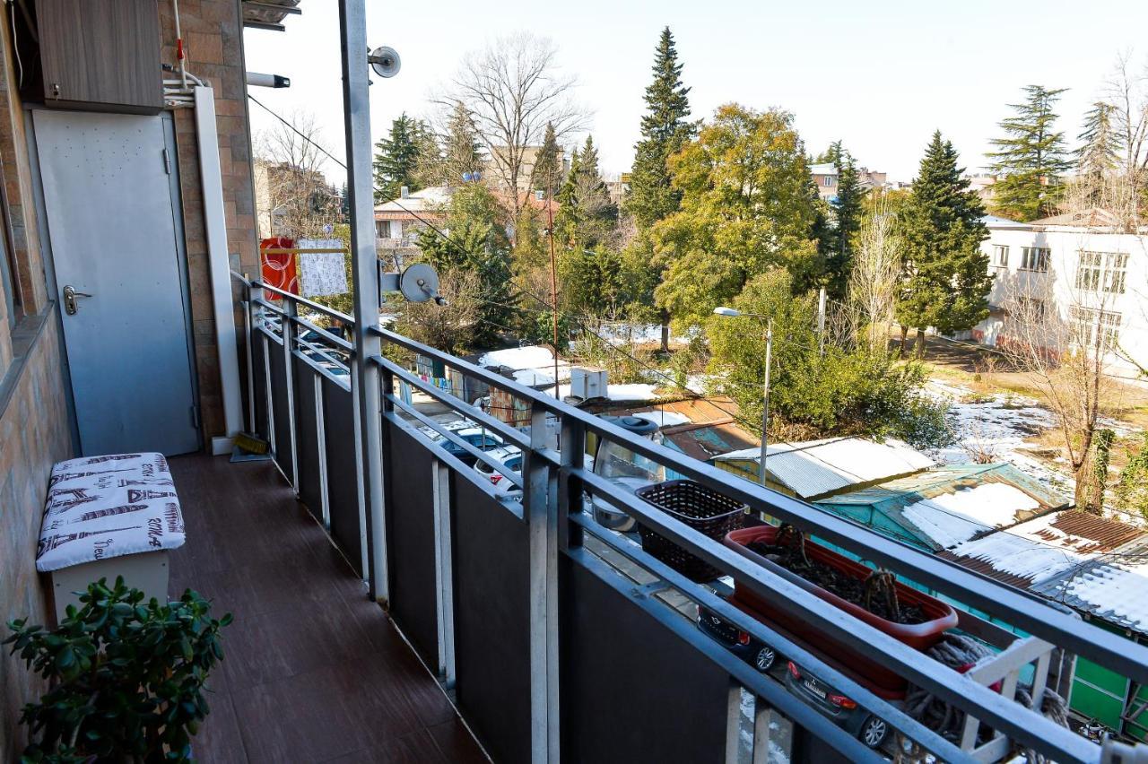 Apartment On Rustaveli Avenue 쿠타이시 외부 사진