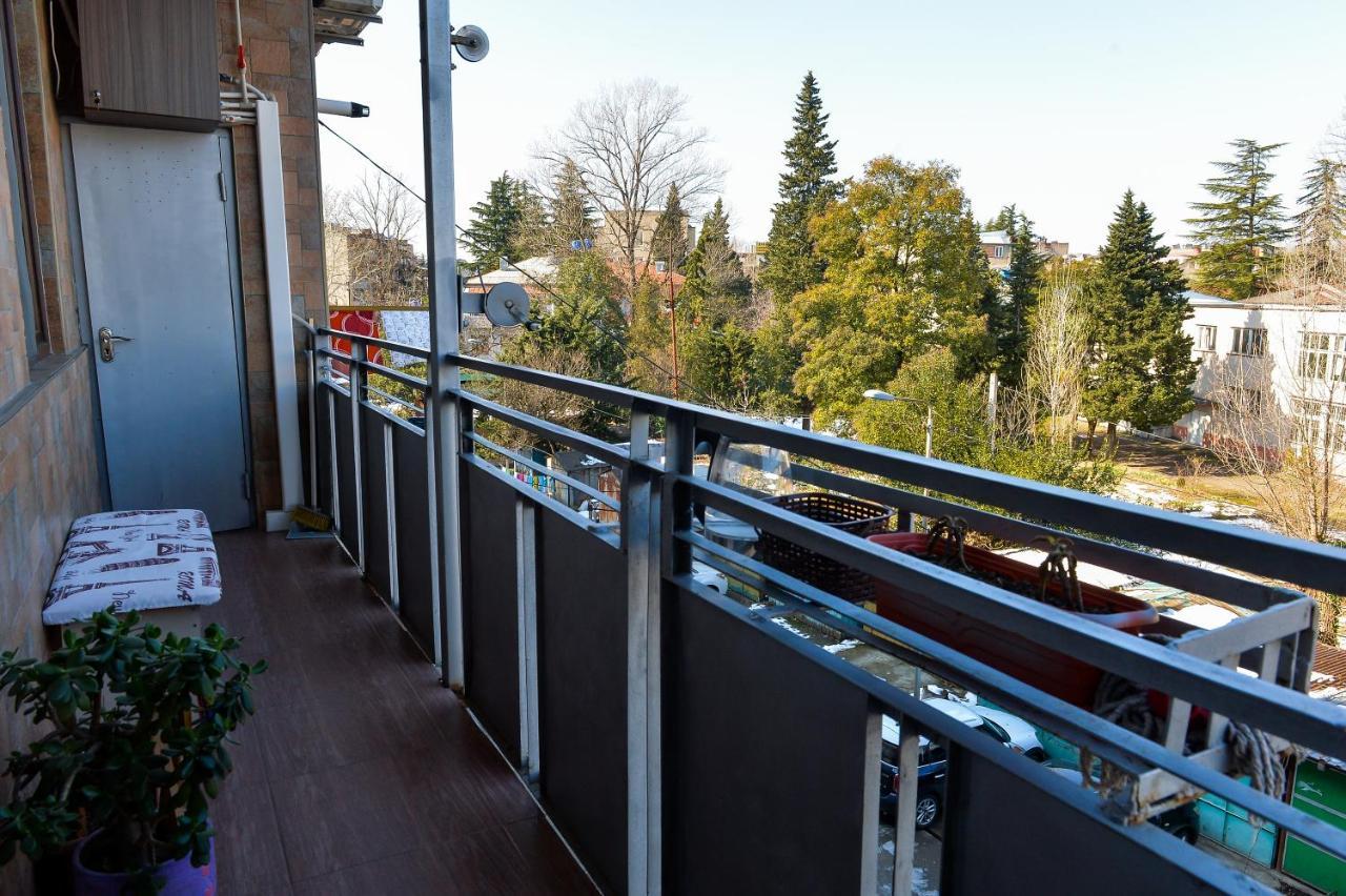 Apartment On Rustaveli Avenue 쿠타이시 외부 사진
